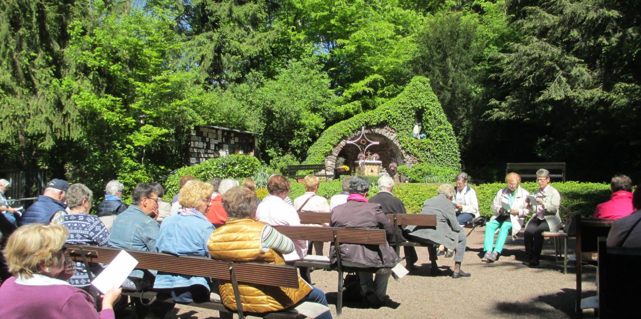 Wallfahrt zur Schwarzenholzer Mariengrotte mit Maiandacht