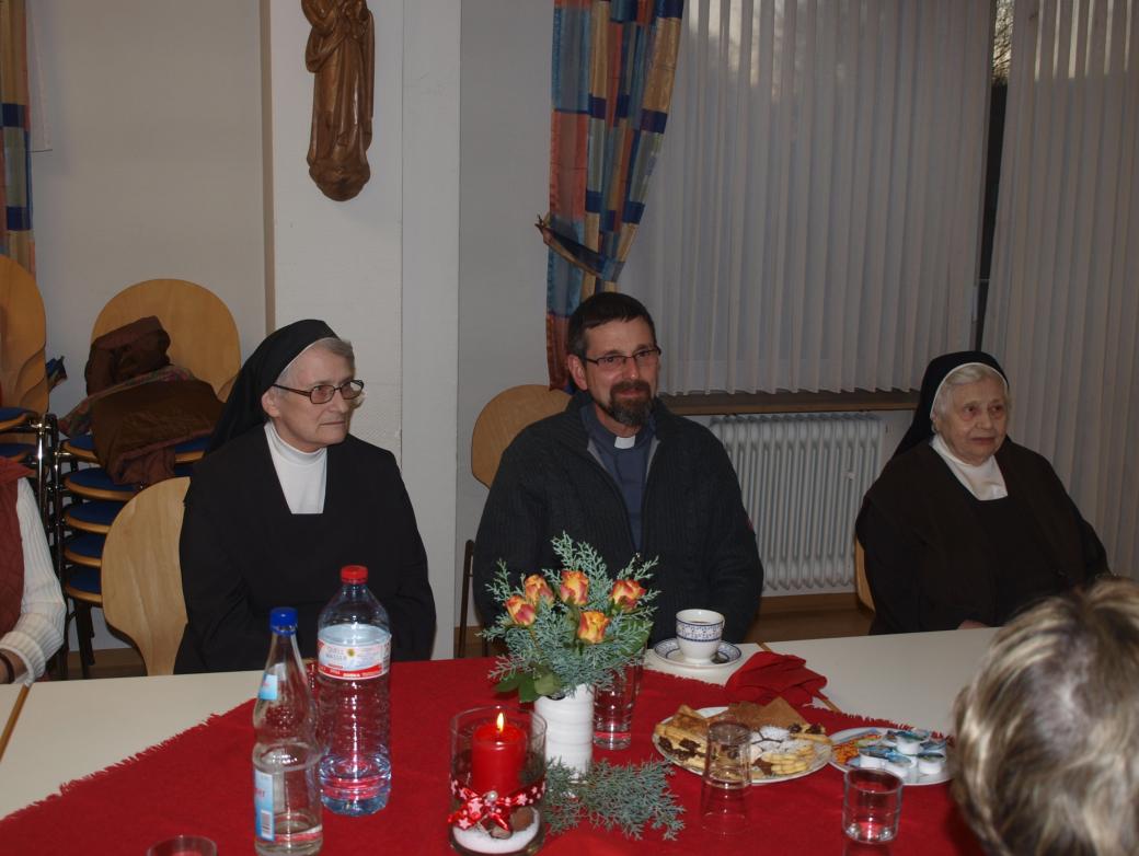 Besuch der Schwestern im Haus der Begegnung