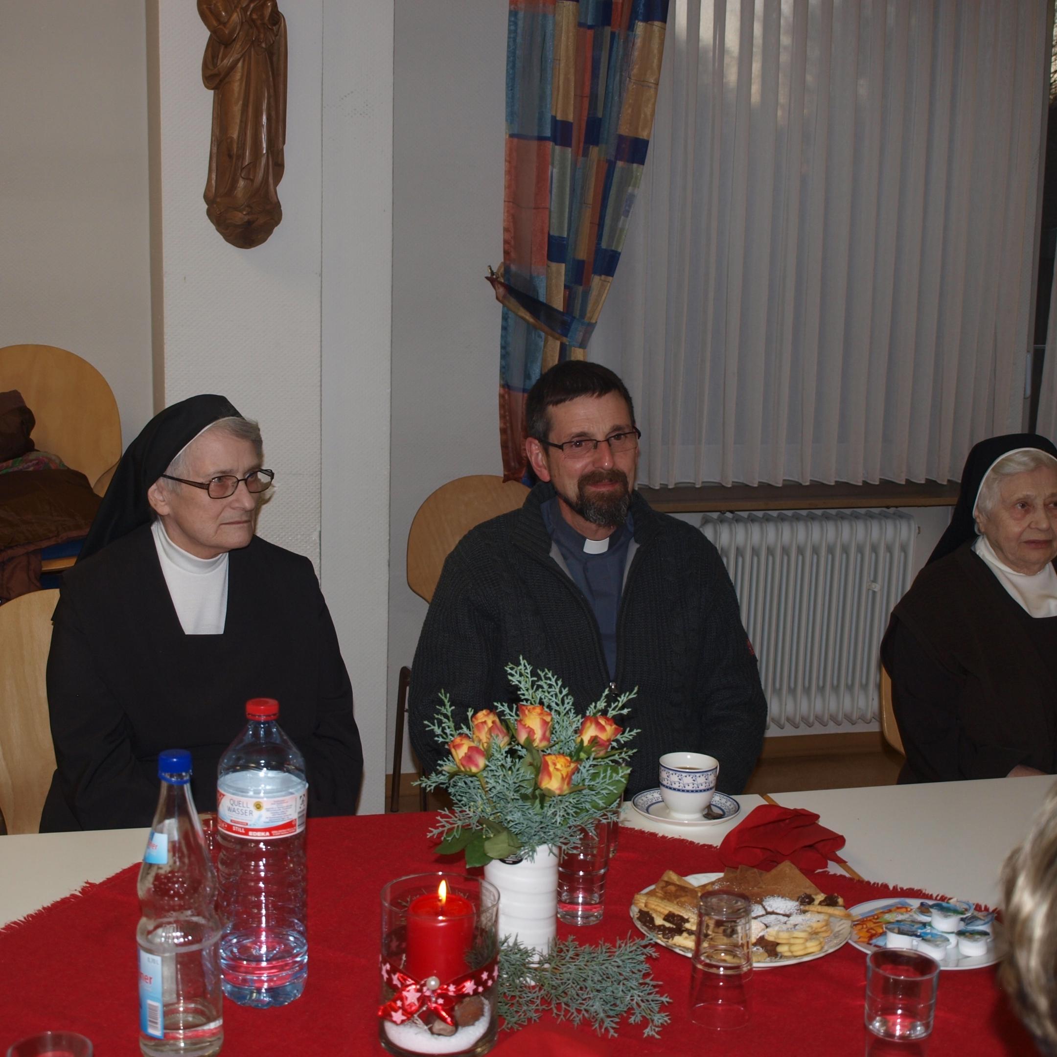 Besuch der Schwestern im Haus der Begegnung