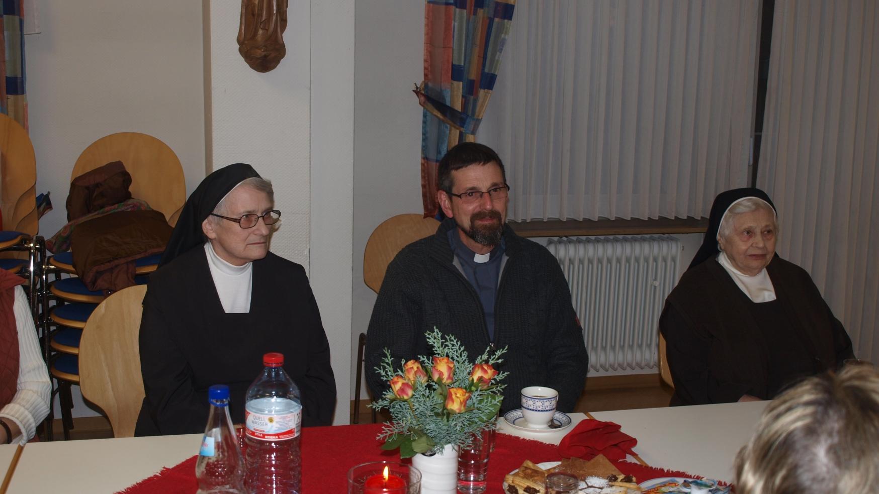 Besuch der Schwestern im Haus der Begegnung