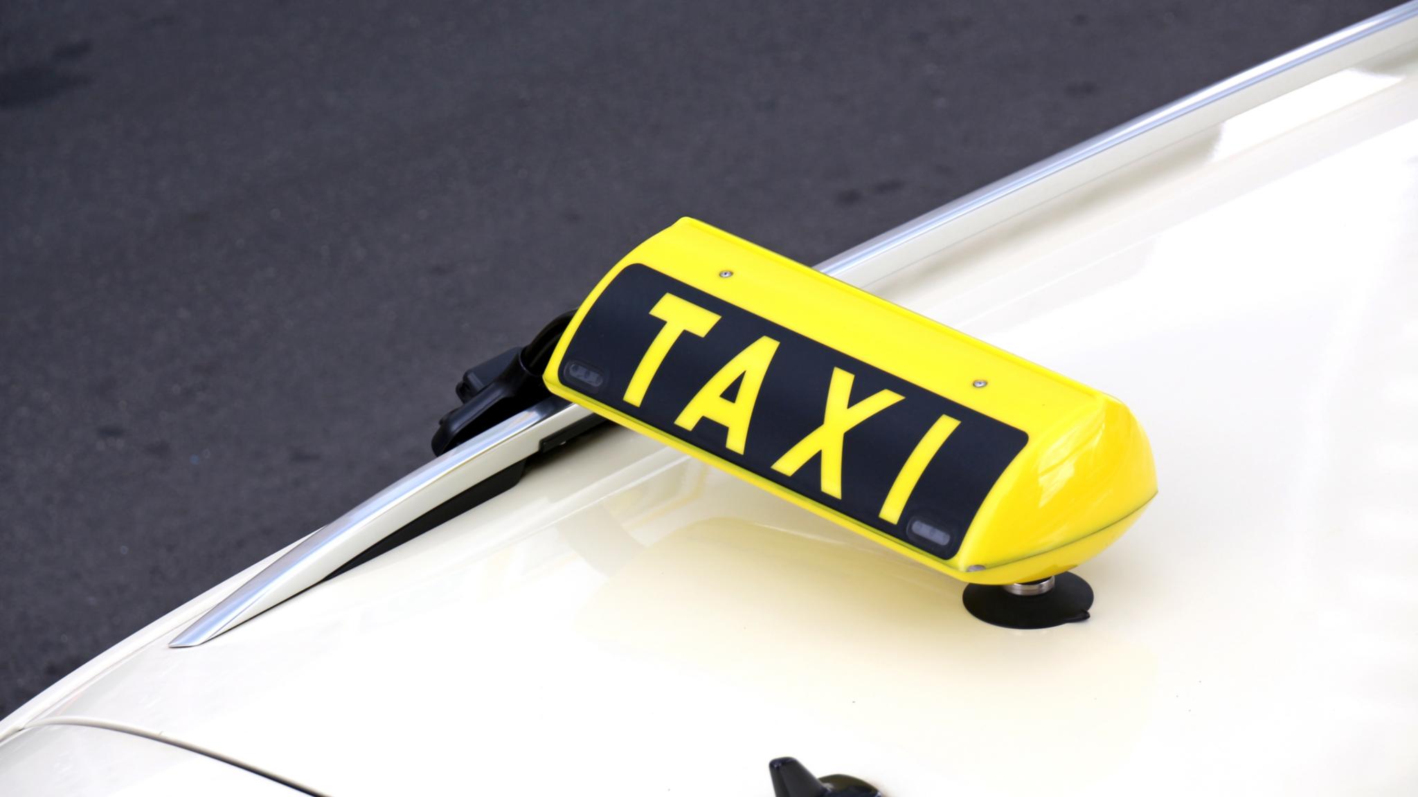 Symbolbild Taxi/Mitfahrgelegenheit