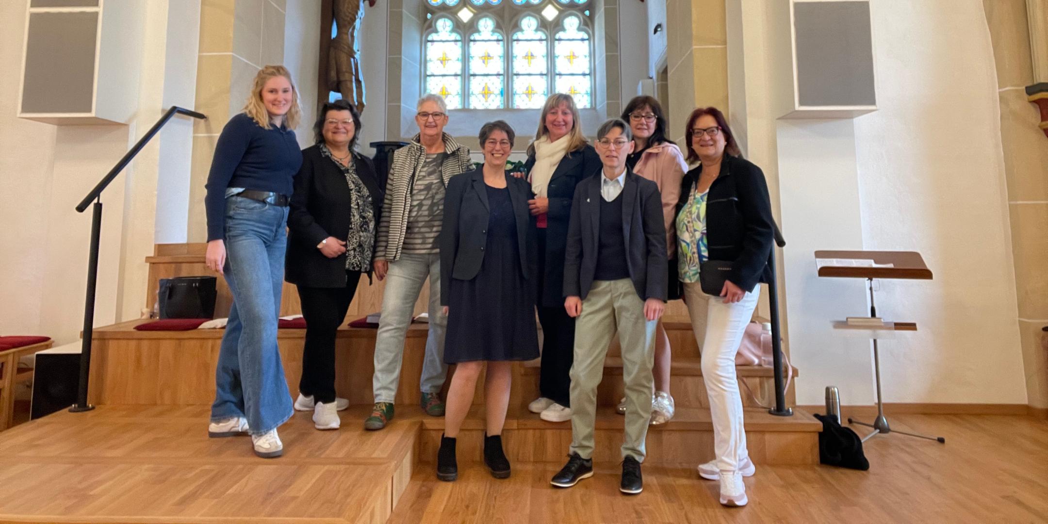 Chor Elise bei Kommunion 2026 in Elm - Gruppenfoto auf Empore von St. Josef