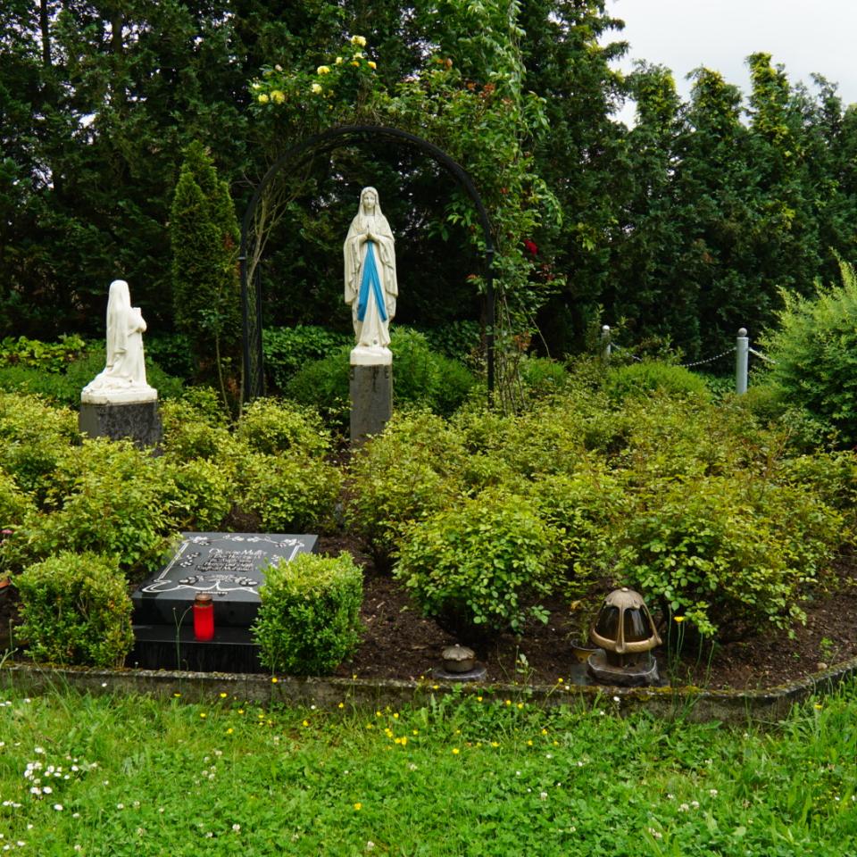 Blick auf Madonnen-Statue