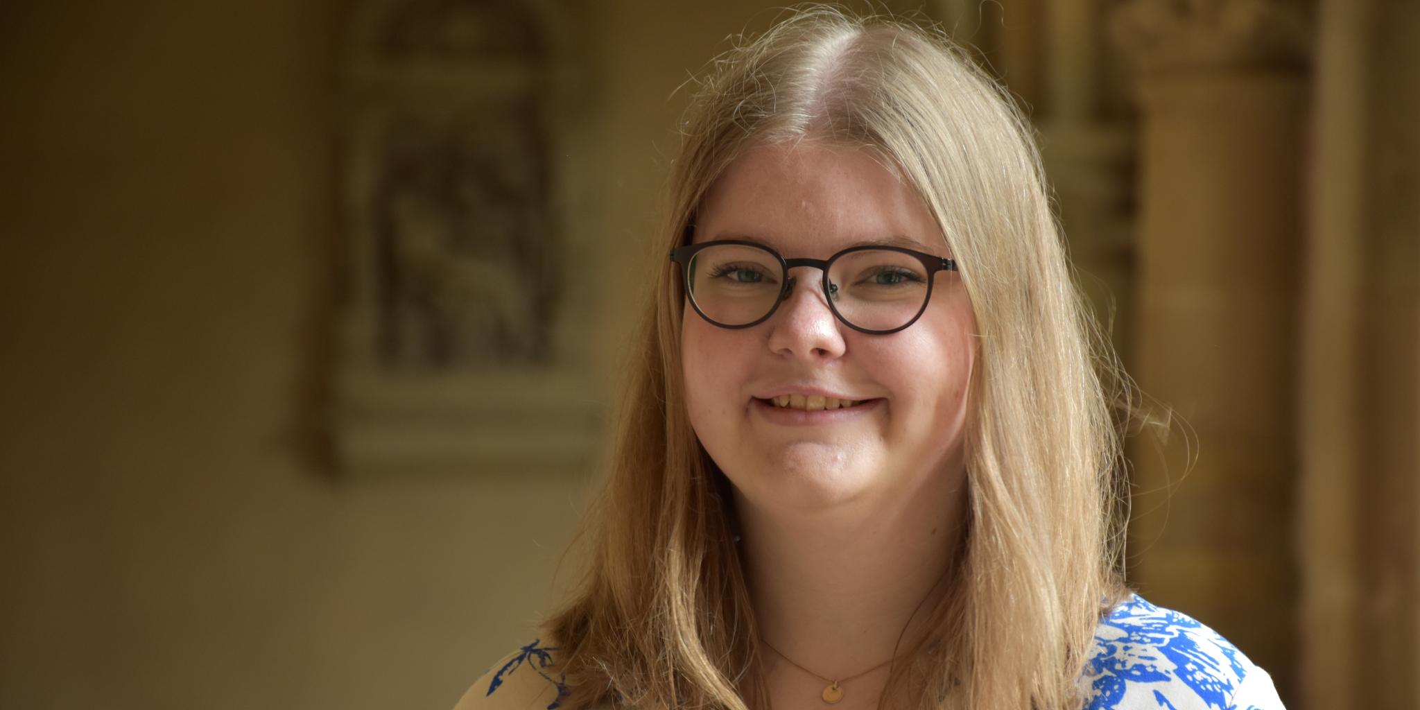 Porträtfoto Isabelle Sauer