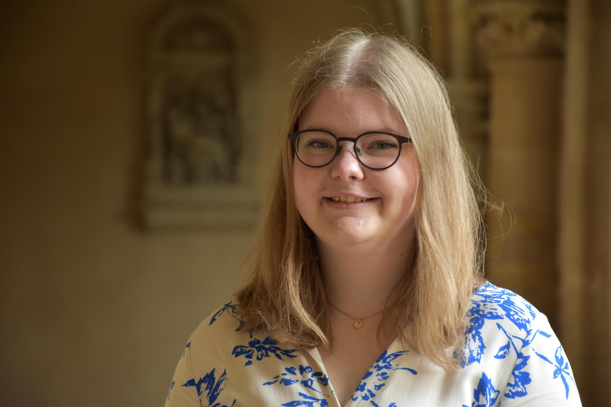 Porträtfoto Isabelle Sauer
