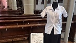Malawi Schuluniform - aufgenommen in Kirche St. Josef Elm
