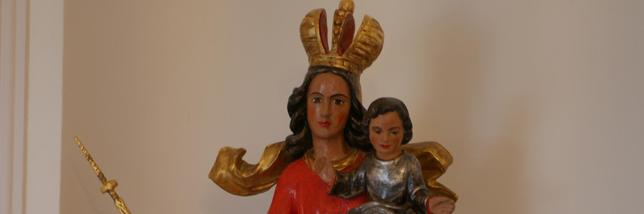 Marienstatue im Konferenzraum