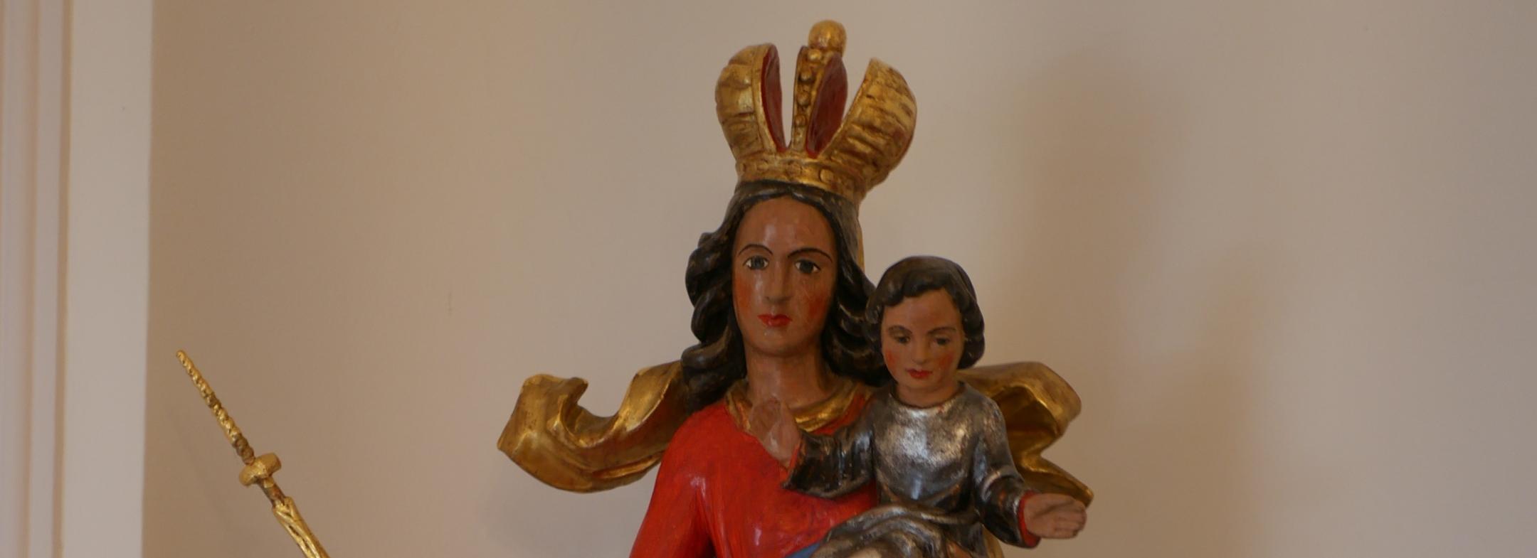 Marienstatue im Konferenzraum