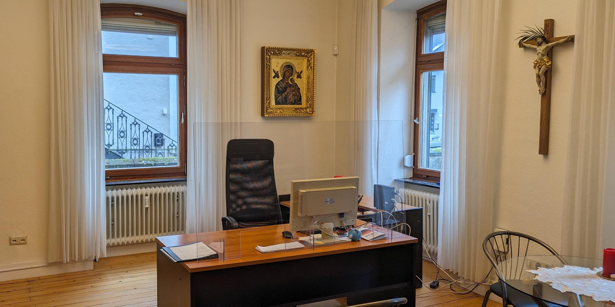 Pfarrbüro (c) Lars Felix Reiplinger Pfarrbüro