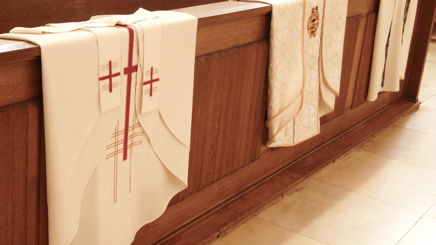 Priestergewänder zur Priesterweihe