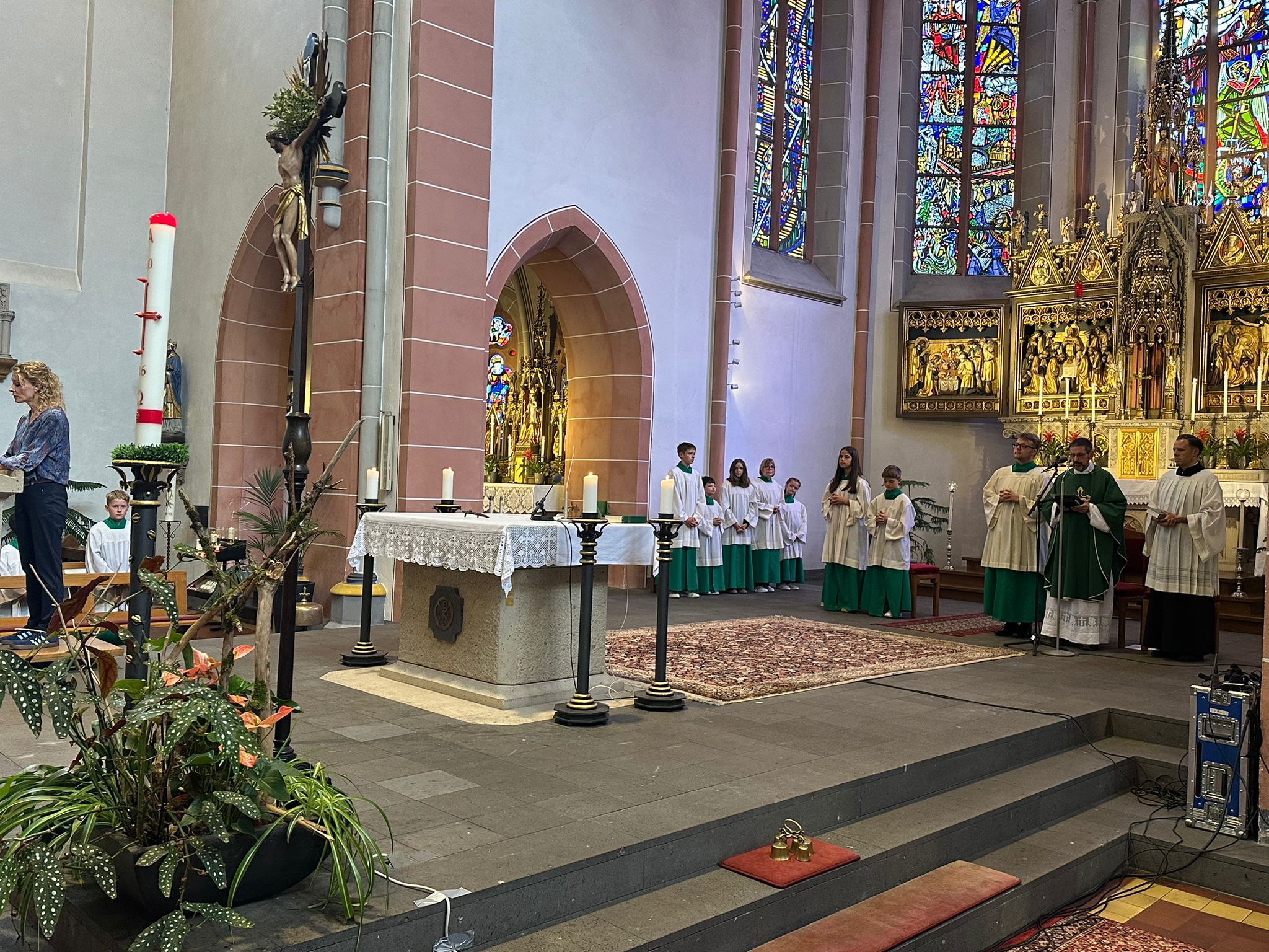 SR Gottesdienst - Foto des Altarraums während des Gottesdienstes (c) Aloysius Simon SR Gottesdienst - Foto des Altarraums während des Gottesdienstes