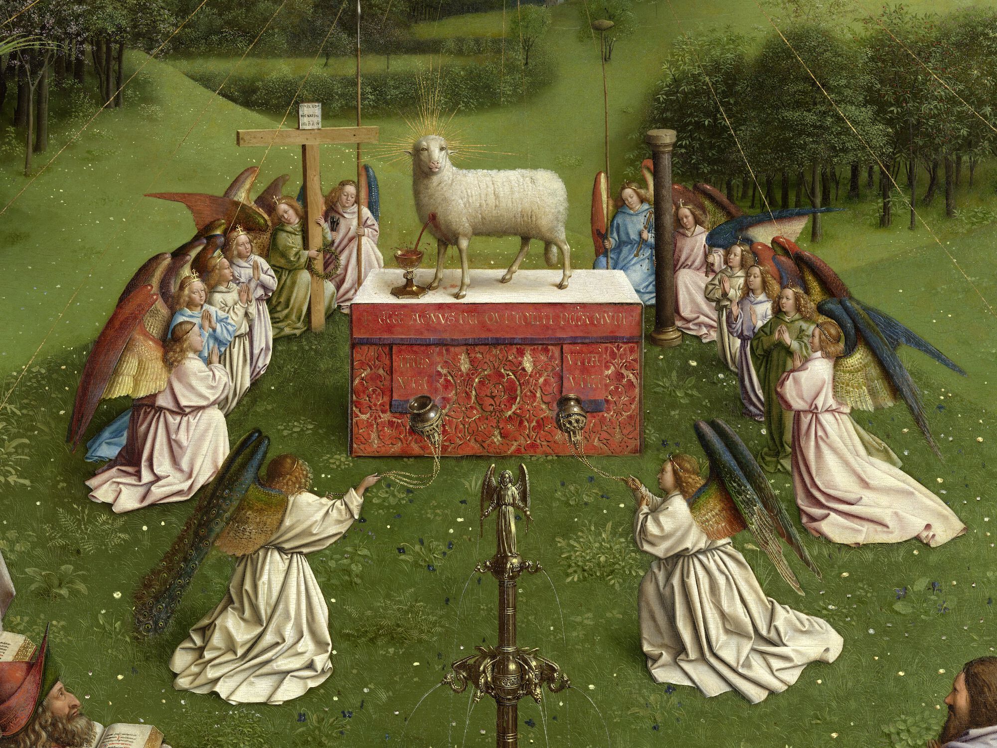 Hinter dem Lamm zeigen Engel das Kreuz, die Geißelsäule und die Dornenkrone. (c) Dominique Provost (artinflanders.be) Hinter dem Lamm zeigen Engel das Kreuz, die Geißelsäule und die Dornenkrone.
