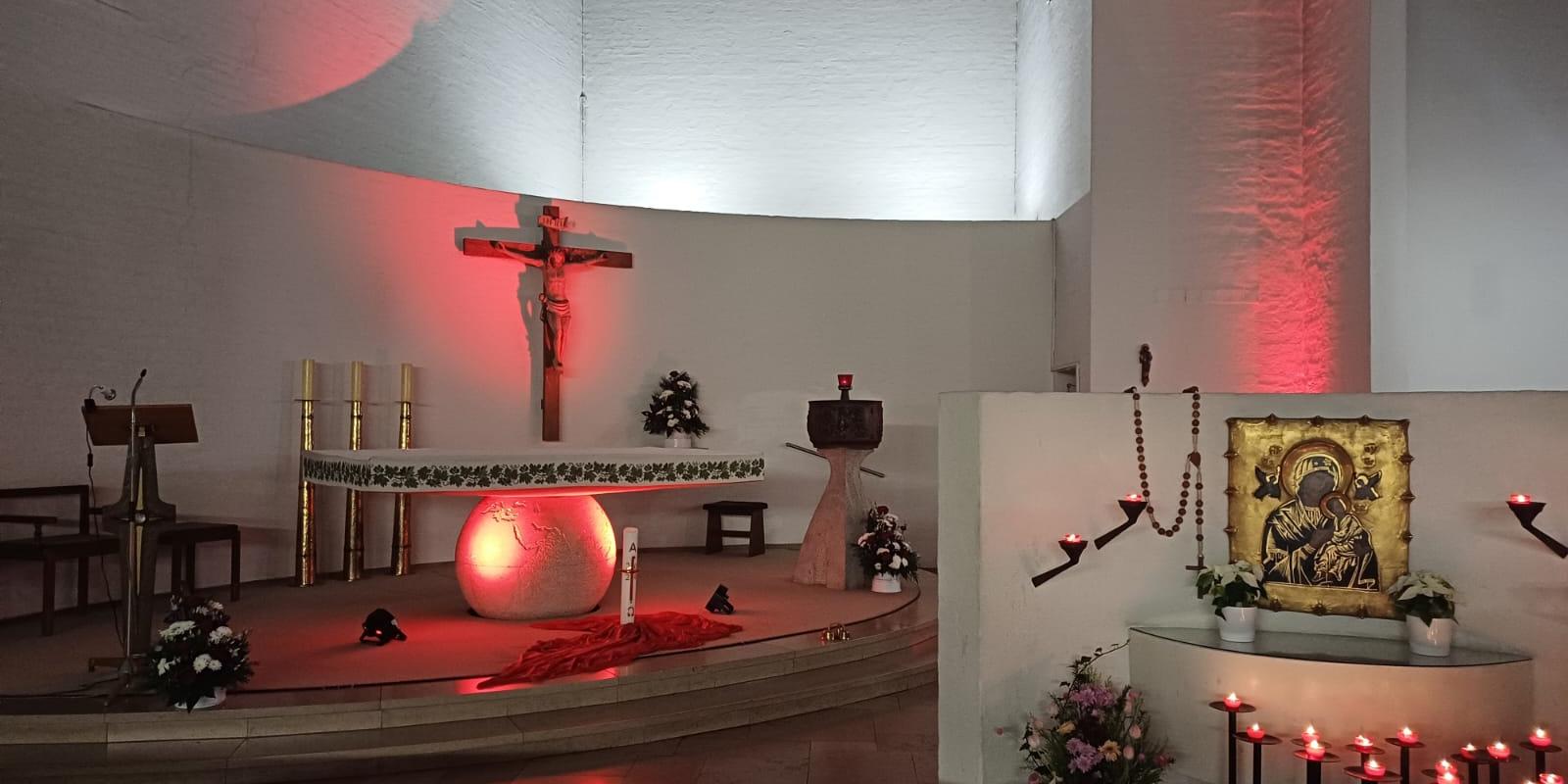 Die illuminierten Kirchen in Heilig Kreuz (Fotoserie)
