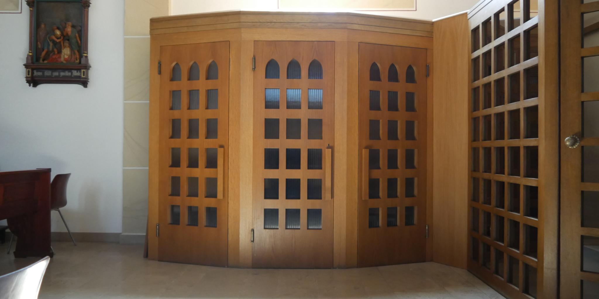 Beichtstuhl in der Kirche St. Josef