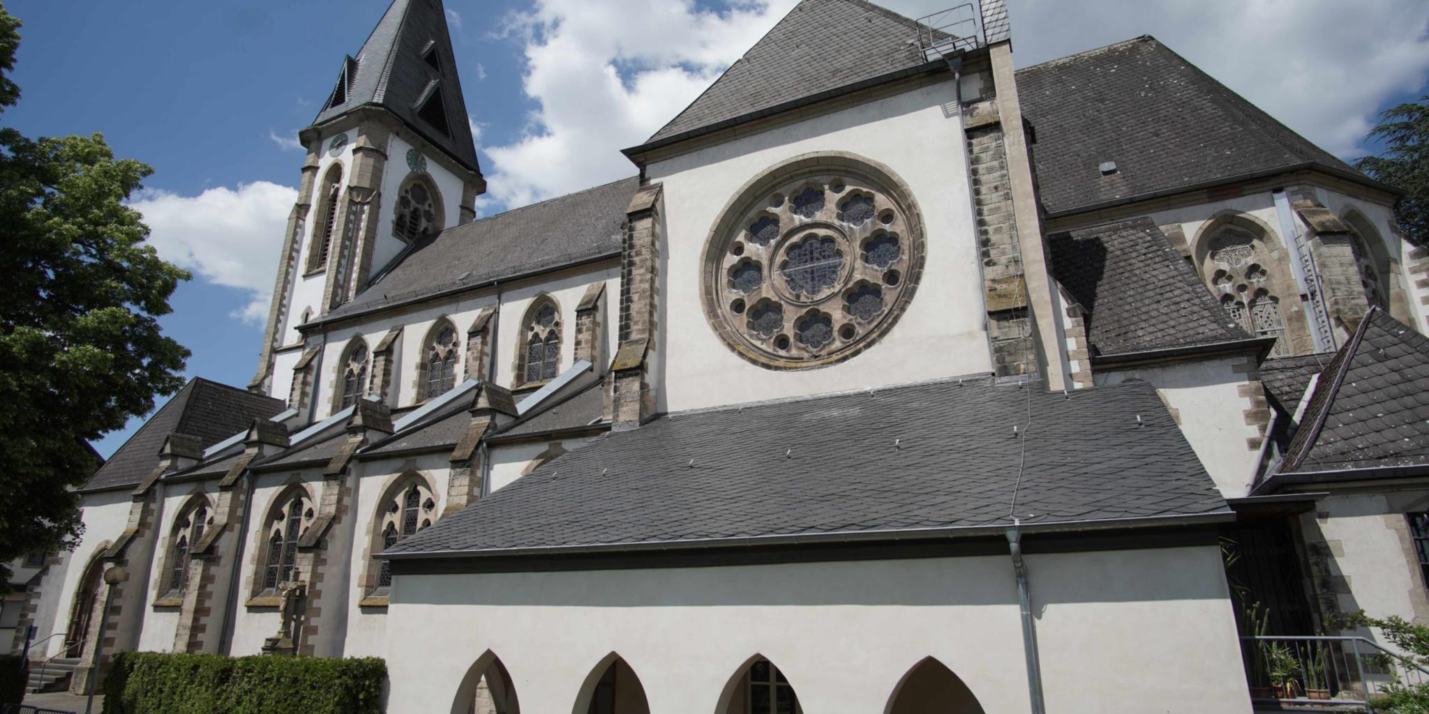 Kirche St. Martin - Ansicht von der Grotte aus